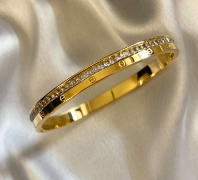 Elegant Gold-Plated Diamond Bangle